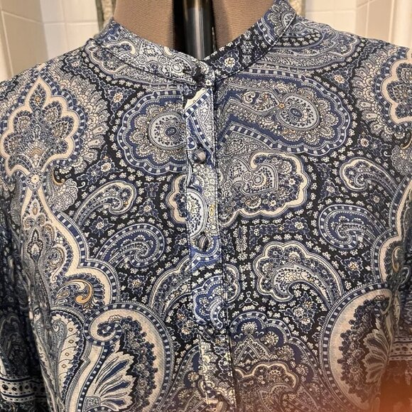 New York & Company. Size XL. Rayon/nylon. Chiffon Border Print. Pullover. B20 - Picture 5 of 7